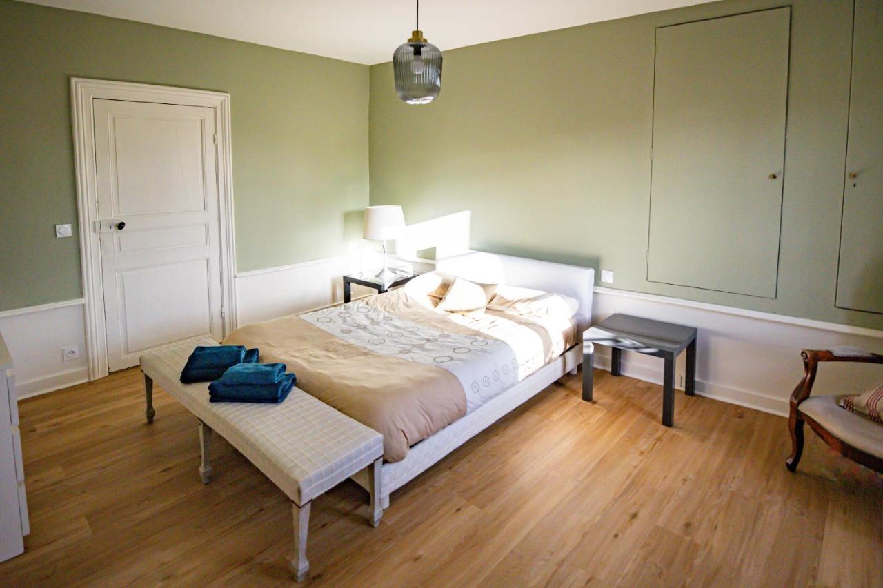 Chambres D'Hote Le Cedre Lezoux Eksteriør billede